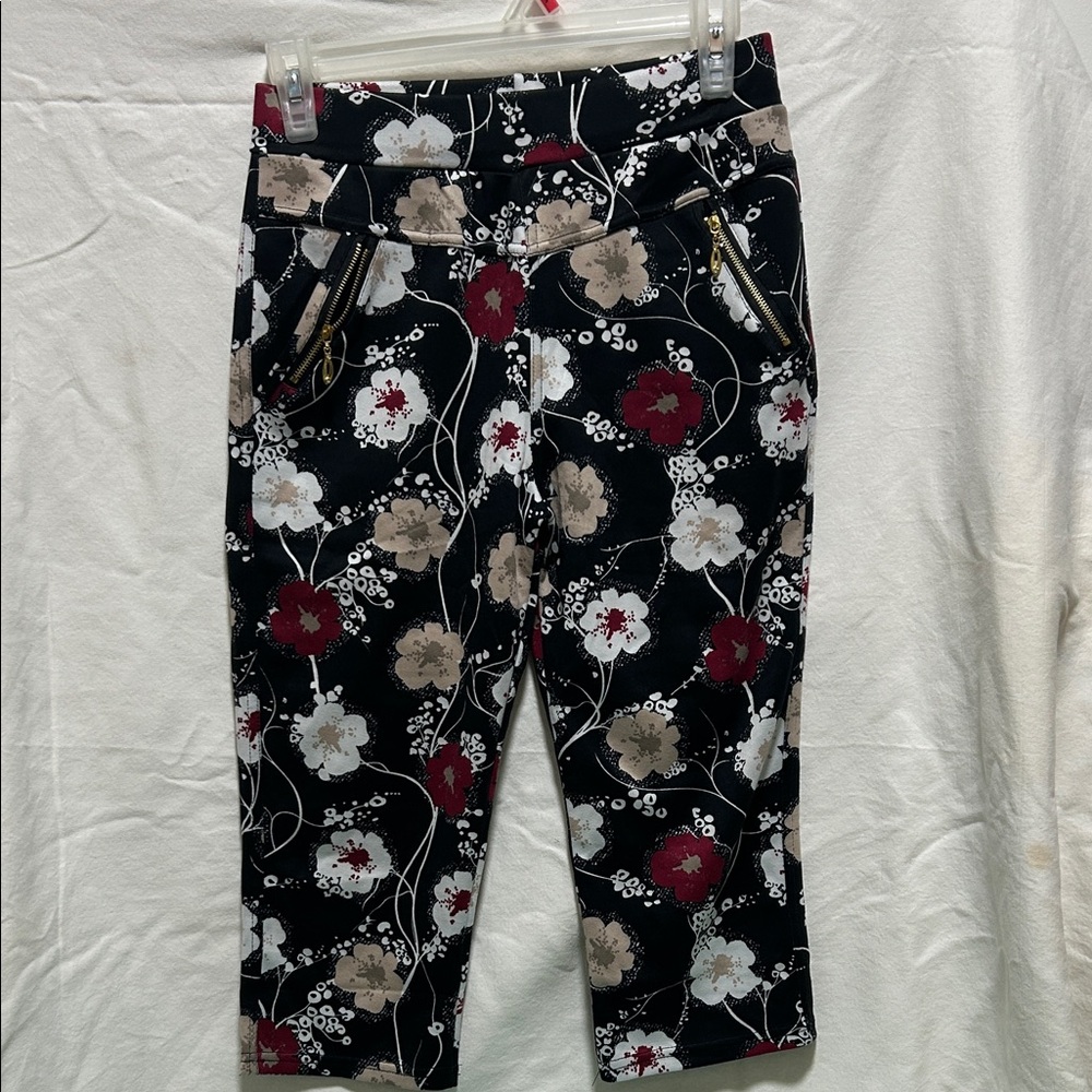 Black Floral Pull-On Capri Pants with Gold Zippers